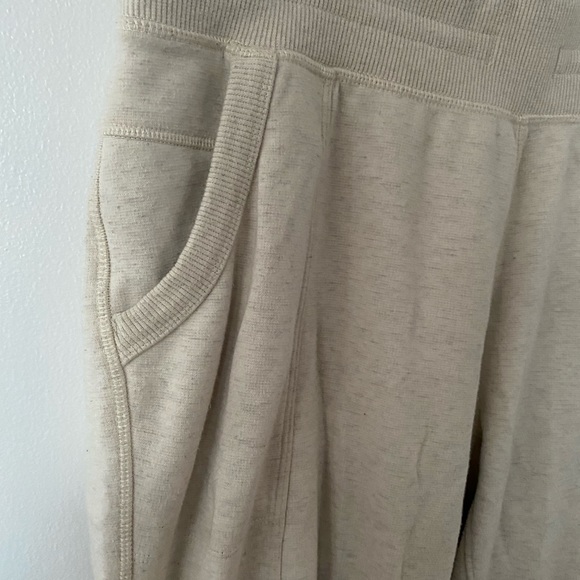 Mountain hardwear fire tower pants in stone - size large - Picture 4 of 5